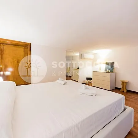 Apartment Renaissance *